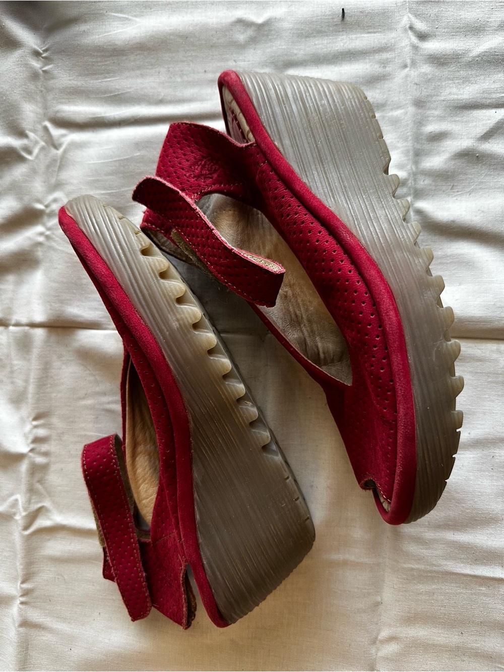 Women's Red Fly London Sandals - Picture 3 of 6